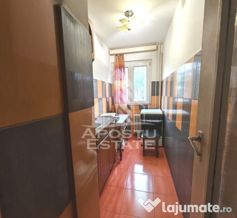 Apartament cu 2 camere la etaj intermediar, etajul 1, zon...