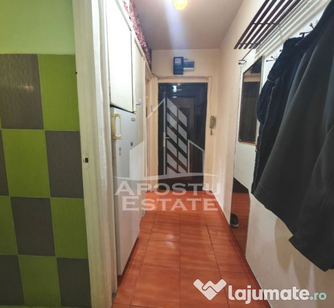 Apartament cu 2 camere la etaj intermediar, etajul 1, zon...