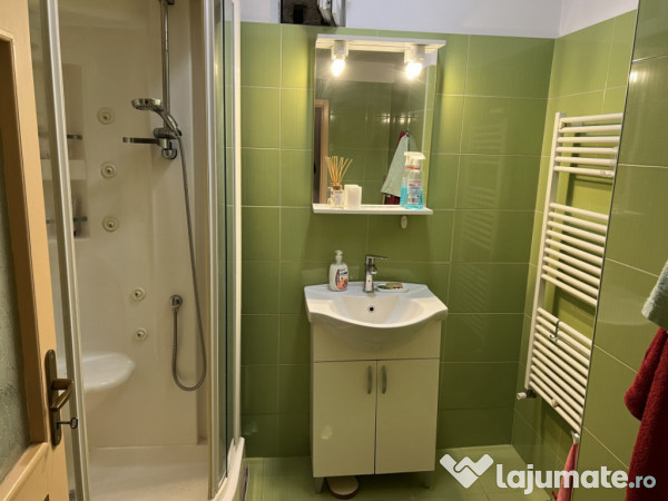 Apartament la casa 3 camere trei stejari spital