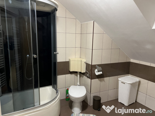 Apartament la casa 3 camere trei stejari spital