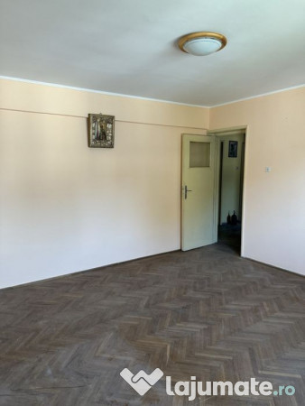 Super Pret!! Ap. 2 cam 54mp conf 1 decomandat etaj 2 Calea G