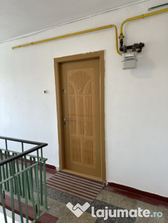 Super Pret!! Ap. 2 cam 54mp conf 1 decomandat etaj 2 Calea G