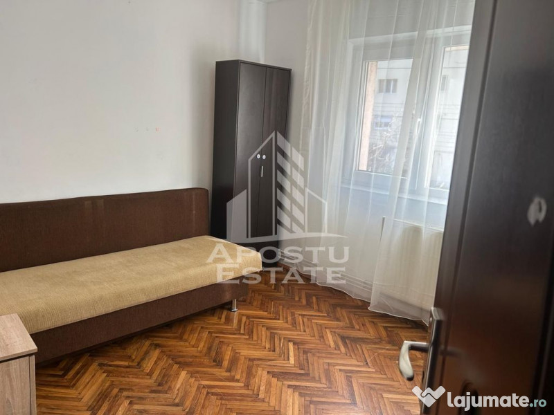 Apartament 3 camere, centrala proprie, zona Dambovita.