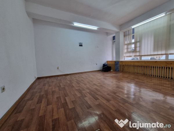 Piața Centrală/ spațiu comercial- 70 mp/ parter + etaj/ l 