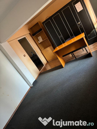 Inchiriez spatiu comercial in Deva, zona A. Iancu (Catedrala), etaj 1 