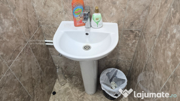 Inchiriez spatiu comercial in Deva, zona A. Iancu (Catedrala), etaj 1 