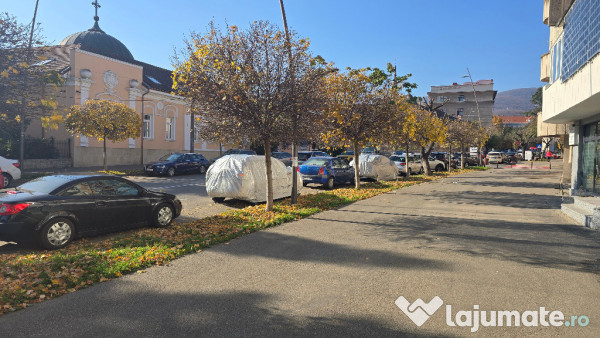 Inchiriez spatiu comercial in Deva, zona A. Iancu (Catedrala), etaj 1 