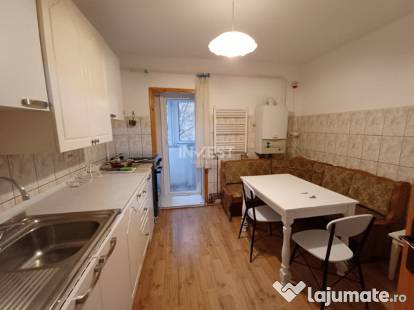 Apartament 3 camere, bloc tip vila, Zona Arcu