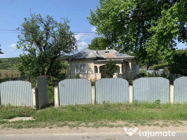 Casă + teren 2600 mp- Com. Negri- scop rezidențial sau ind 