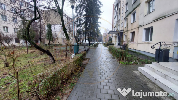 Apartament 3 camere la cativa pasi de centru Pitesti