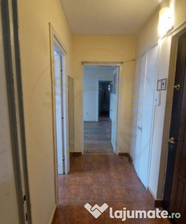 Apartament 3 camere la cativa pasi de centru Pitesti