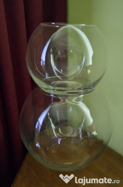Doua boluri din sticla de 5 si 9 litri in stare perfecta 