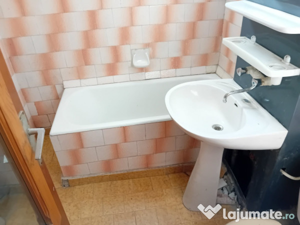 Apartament 2 Camere Centru Apa Serv. Bloc Nou 54mp decomandat etaj 3