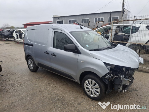 Dezmembrez Renault Express 1.5 Blue dCi an 2023 35.000 km