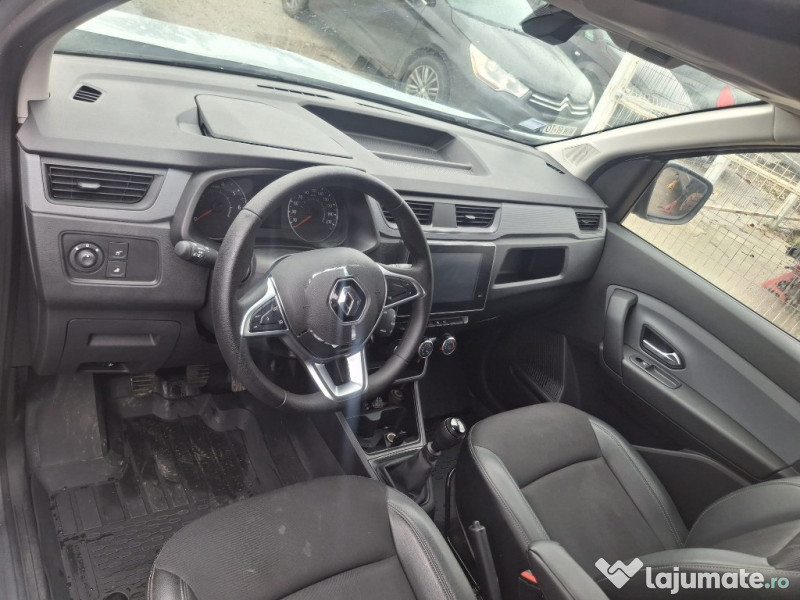 Dezmembrez Renault Express 1.5 Blue dCi an 2023 35.000 km