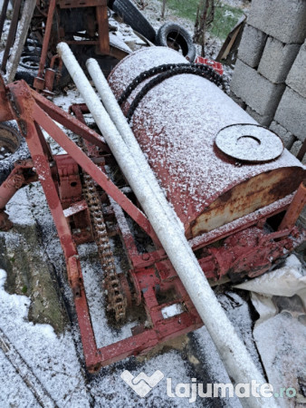 Freza agricola italiana are ambreiaj pe sulul cu cuțite.