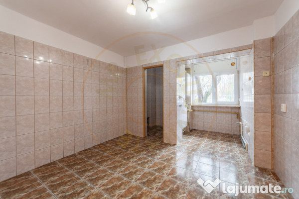 Apartament 5 camere parter zona Rolast-Jumbo