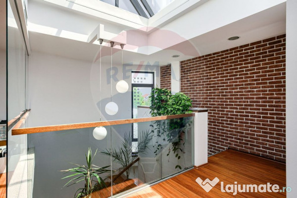 Clădire de birouri Micalaca pe principală, vad si vizib...