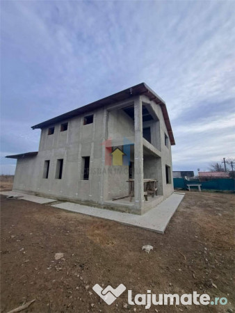 VILA P 1 la rosu, la 17 km de Braila Teren 1700 mp