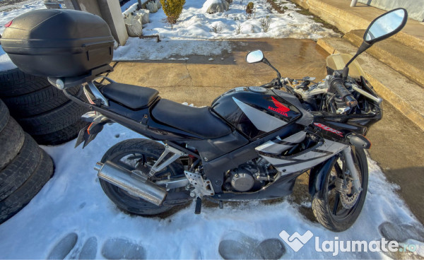 Motocicleta Honda CBR 125 