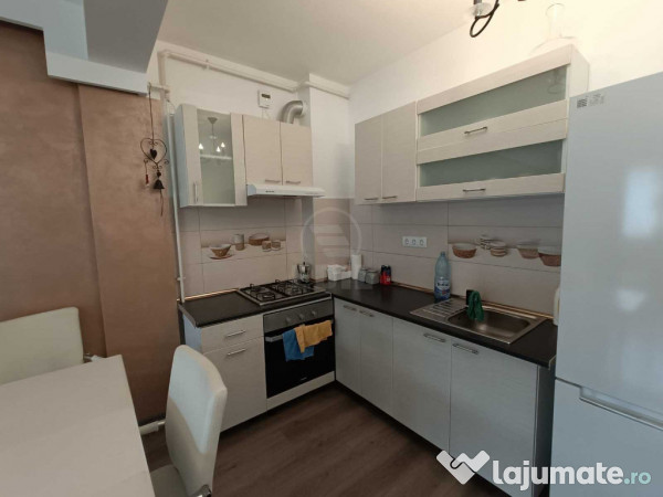 Apartament 2 camere,semidecomandat,zona SubCetate