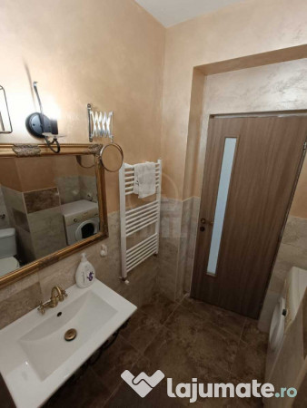 Apartament 2 camere,semidecomandat,zona SubCetate