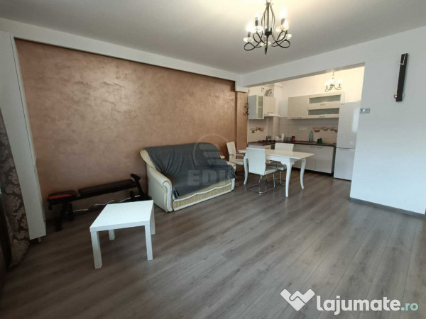 Apartament 2 camere,semidecomandat,zona SubCetate