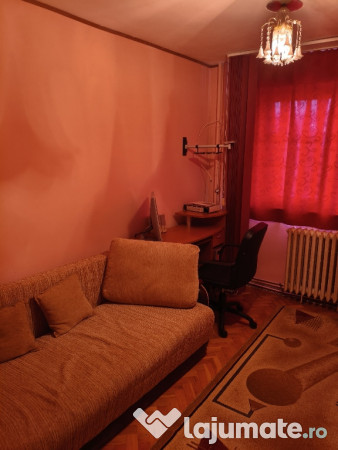 Apartament 3 camere str. Vidraru