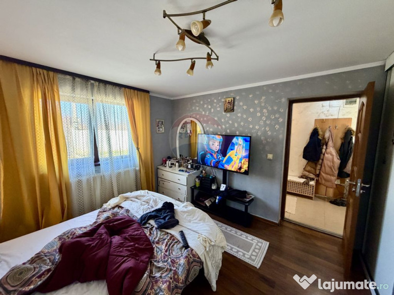 Casă / Vilă cu 4 camere de vânzare