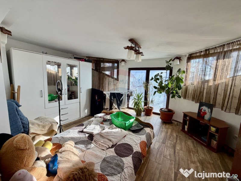 Casă / Vilă cu 4 camere de vânzare