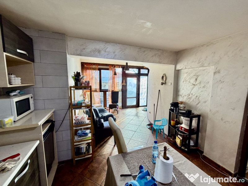 Casă / Vilă cu 4 camere de vânzare