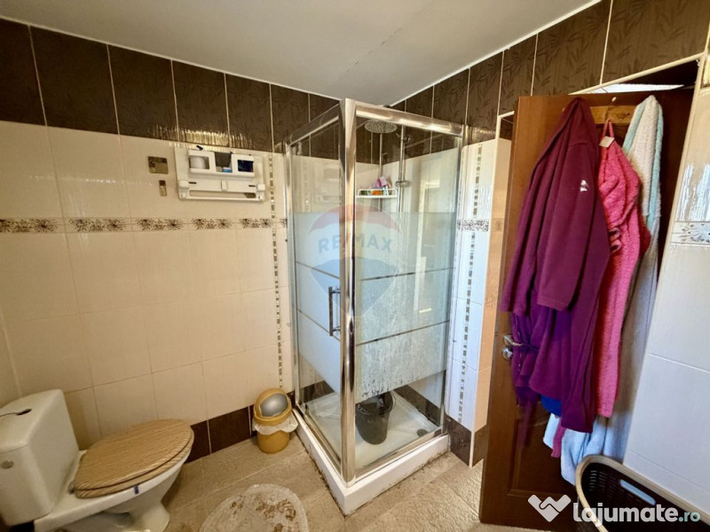 Casă / Vilă cu 4 camere de vânzare