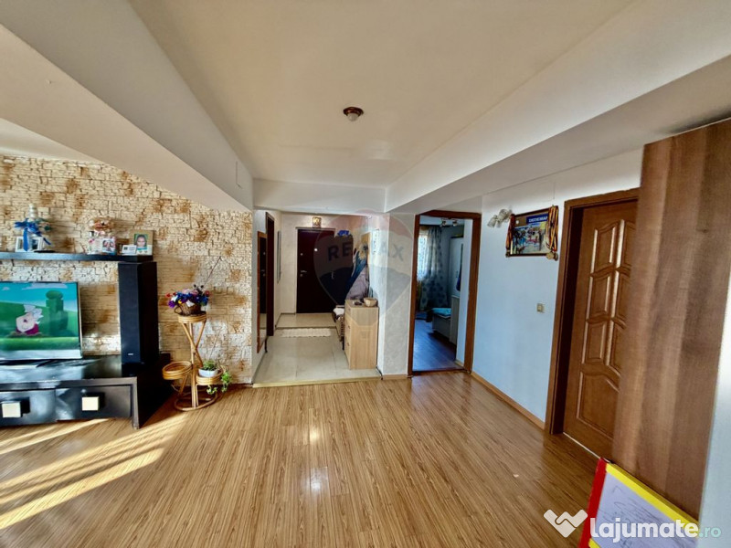 Casă / Vilă cu 4 camere de vânzare