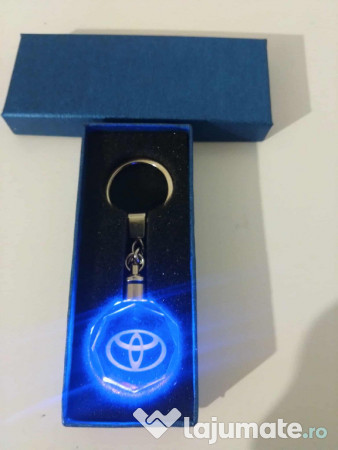 Breloc auto din cristal cu LED - Logo Toyota 