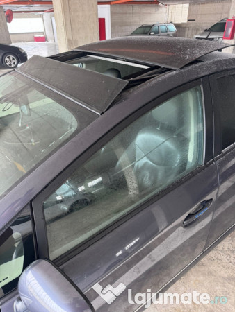 Autoturism Toyota Prius