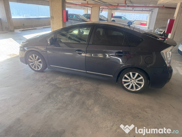 Autoturism Toyota Prius