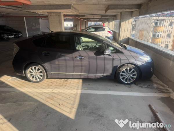 Autoturism Toyota Prius