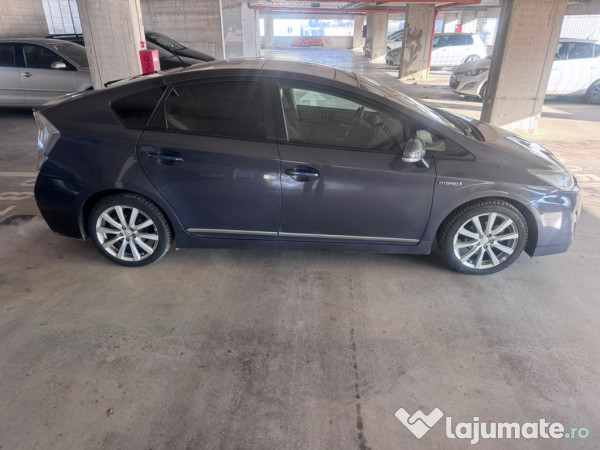 Autoturism Toyota Prius