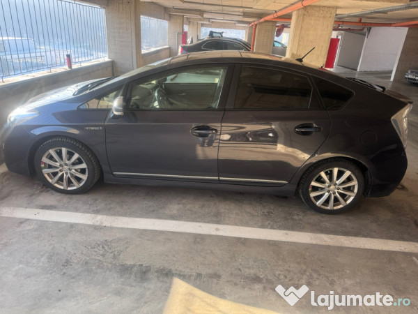 Autoturism Toyota Prius