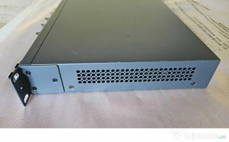 Switch POE Hikvision 24 porturi Hikvision DS-3E1526P-SI cu management 