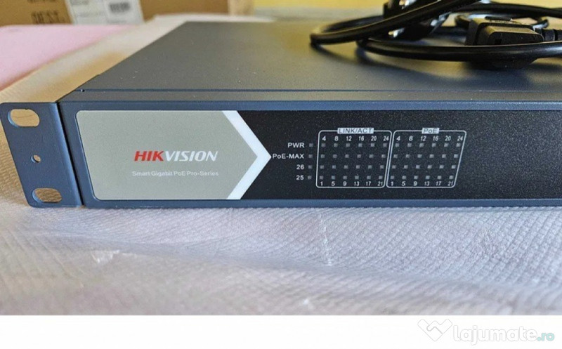 Switch POE Hikvision 24 porturi Hikvision DS-3E1526P-SI cu management 