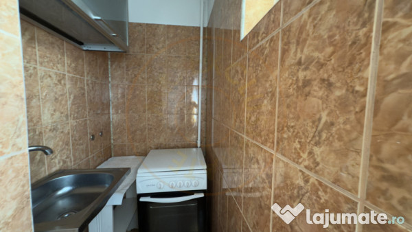 De Inchiriat Garsoniera Gavana etaj 3-Zona Jam-Pitesti! 