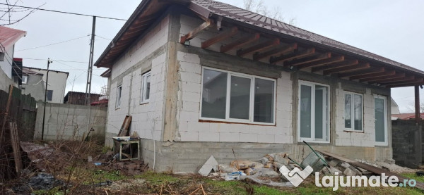 Casa Craiova, Dolj, Strada Postăvarului, Vand sau schimb cu apartament 