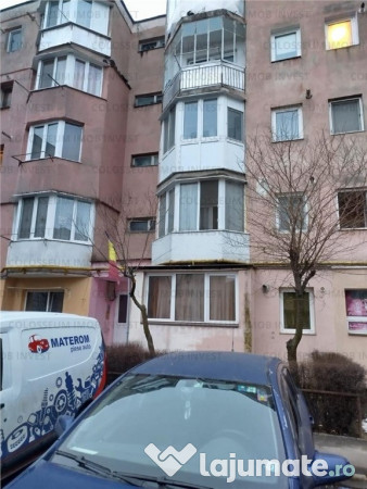 COLPOSSEUM: Garsoniera mobilata Ct Termica balcon beci Bartolomeu 