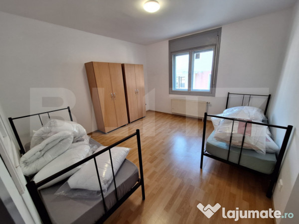 Vila mare, 12 camere, 450 mp, zona Lipovei 