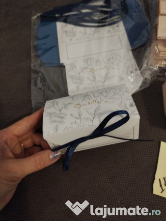 Cutii cadouri,mărțișoare,bomboane 