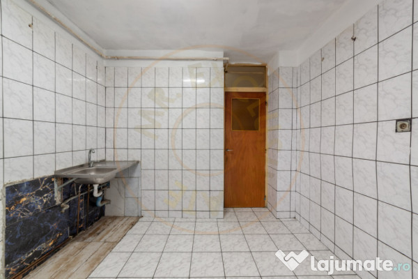 Apartament 2 camere, decomandat, etaj 1, Gavana 