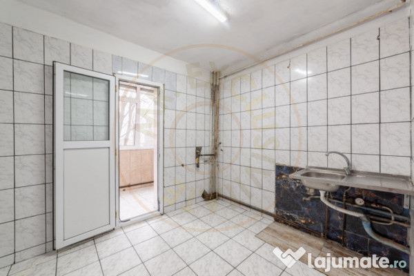 Apartament 2 camere, decomandat, etaj 1, Gavana 