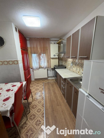 Apartament 3 camere zona Micalaca 300