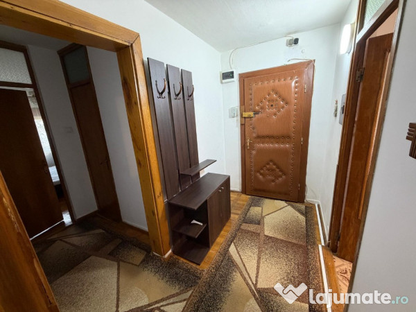 Apartament 3 camere zona Micalaca 300